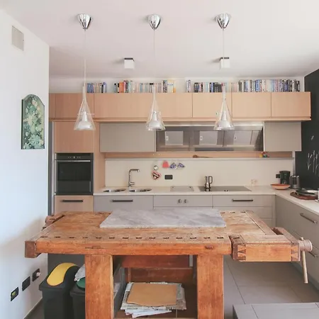 Architect's House Apartment Dongo